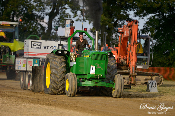 Tracteur Pulling Tannay 2013 (8)